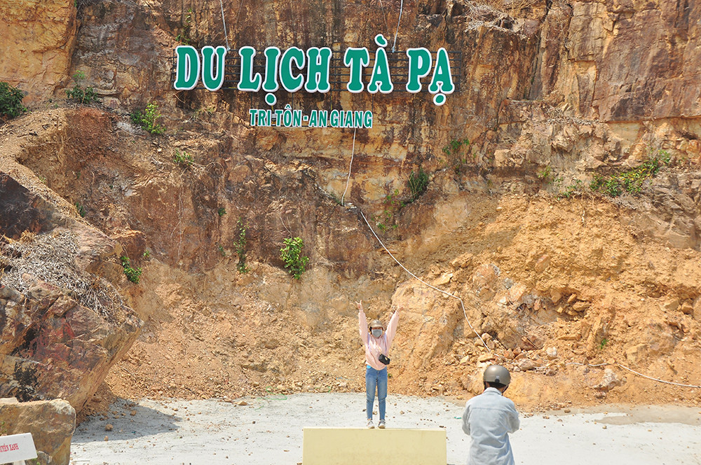 Khám phá 'Tuyệt tình cốc' miền Tây đẹp hút hồn giới trẻ ảnh 10