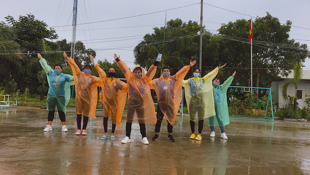 Những khoảnh khắc ấm áp của thanh niên tình nguyện ảnh 3