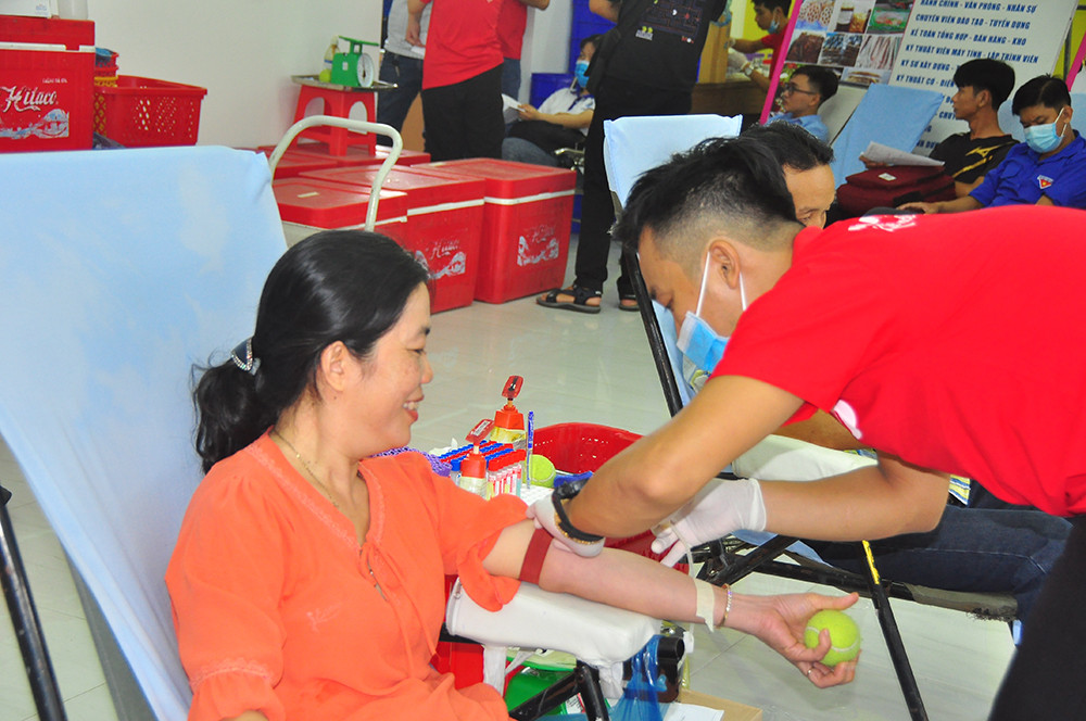 Tưng bừng Ngày hội sắc đỏ Tây Đô ảnh 7