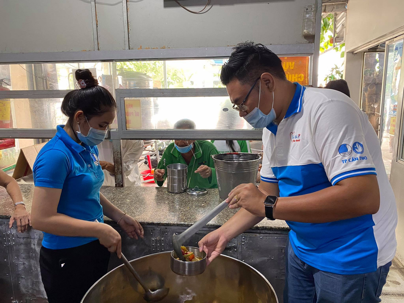 Nữ Bí thư Đoàn 9X duyên dáng, mê thiện nguyện ảnh 10