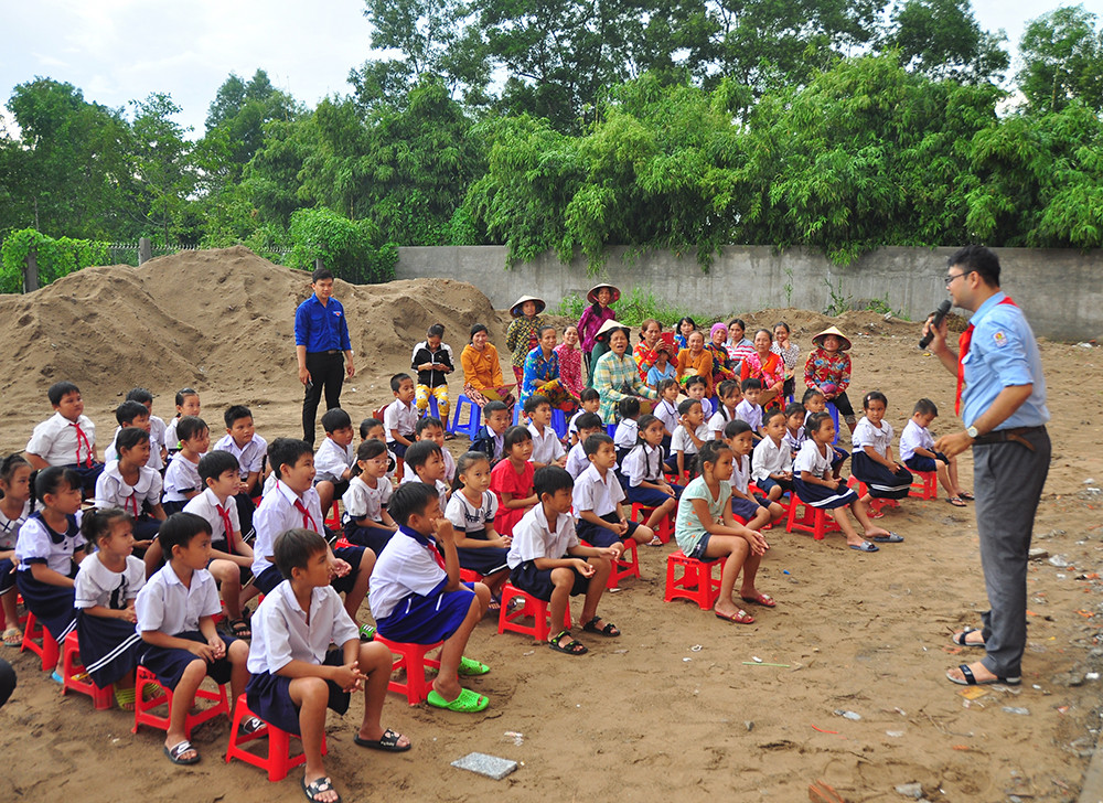 'Chuyến xe ước mơ' mang yêu thương đến với học sinh vùng sâu ảnh 5