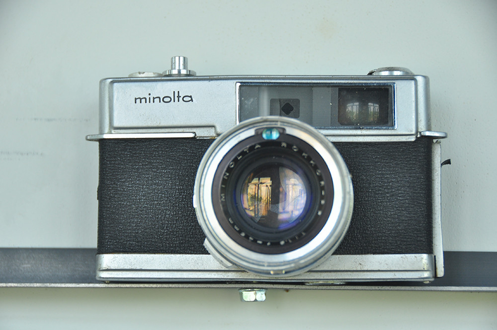 Lóa mắt với bộ sưu tập 600 máy ảnh của chàng trai ở miền Tây ảnh 13