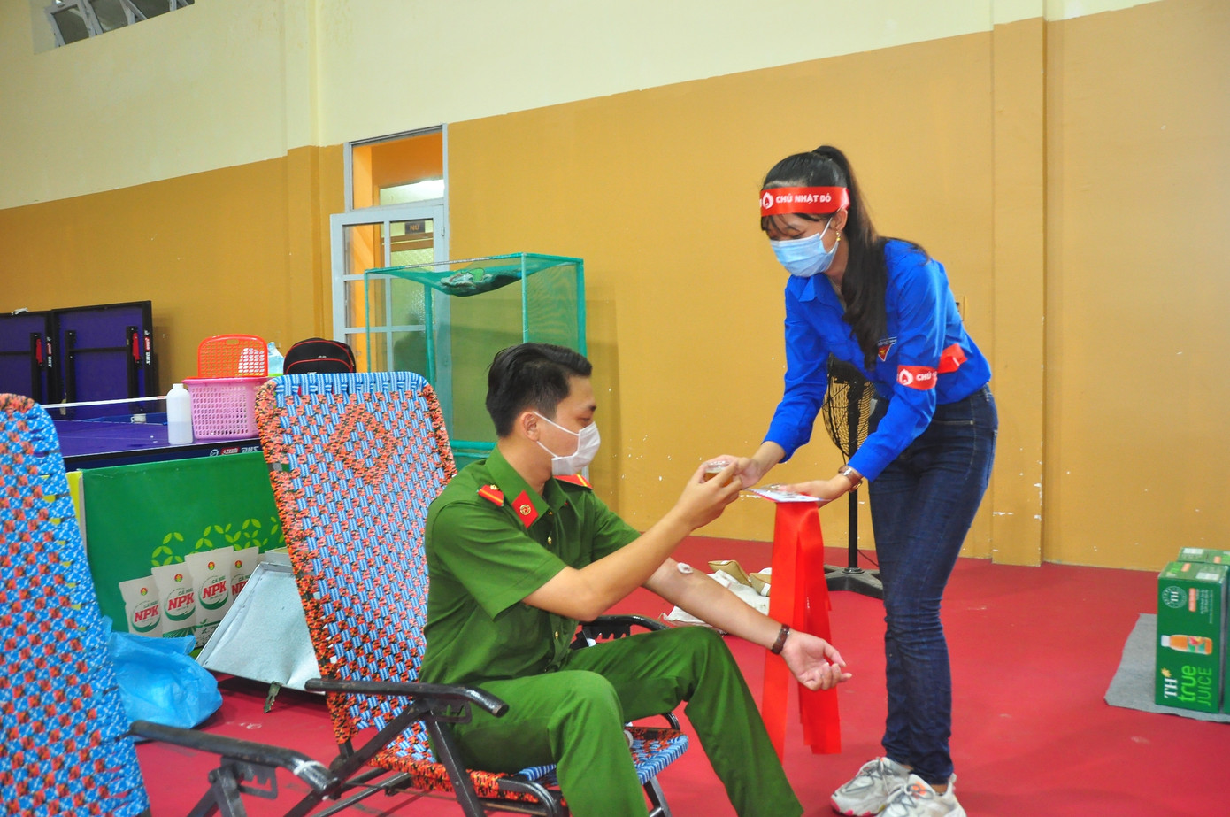 Tưng bừng Chủ nhật Đỏ tại Cà Mau ảnh 8