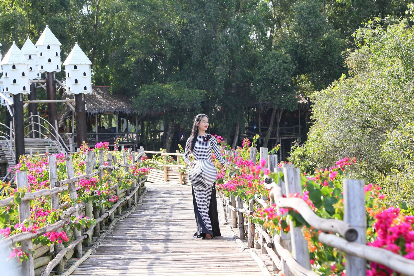 Tân Hoa khôi Sinh viên Việt Nam duyên dáng trong tà áo dài đón xuân ​ ảnh 5