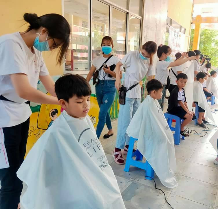 Hớt tóc miễn phí cho trẻ em khó khăn tại Cần Thơ ảnh 2
