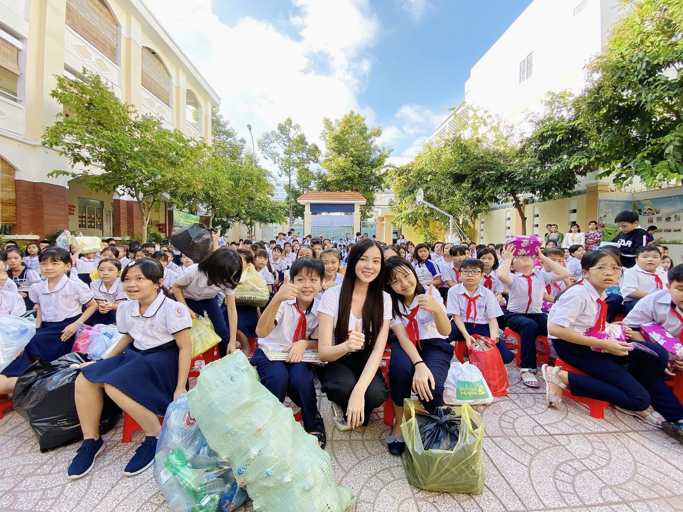 Hoa khôi Huỳnh Thúy Vi đồng hành với thiếu nhi bảo vệ môi trường ảnh 8