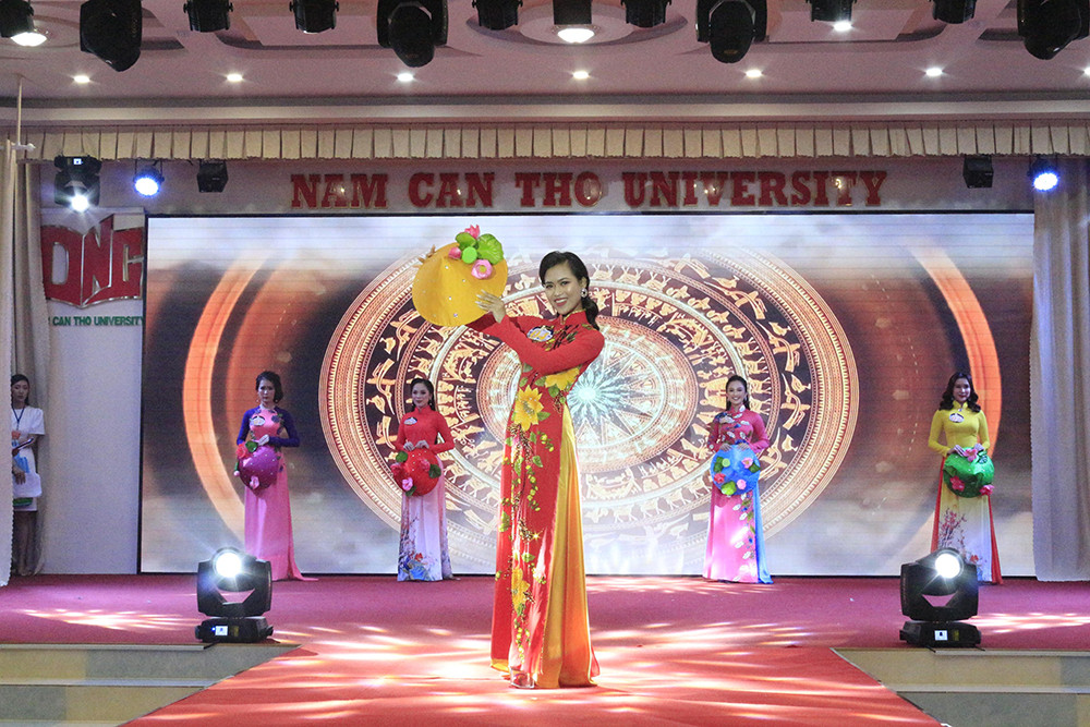 Nữ sinh Lê Thị Tường Vy đăng quang Hoa khôi đại học Nam Cần Thơ ảnh 5