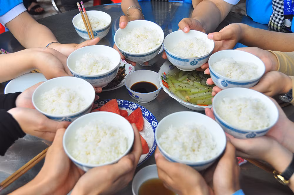 Những khoảnh khắc ấm áp của thanh niên tình nguyện ảnh 11