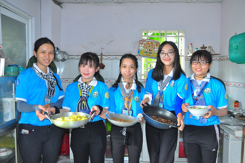 Những khoảnh khắc ấm áp của thanh niên tình nguyện ảnh 9