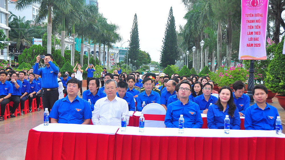 Cần Thơ tuyên dương 79 thanh niên tiên tiến làm theo lời Bác ảnh 3