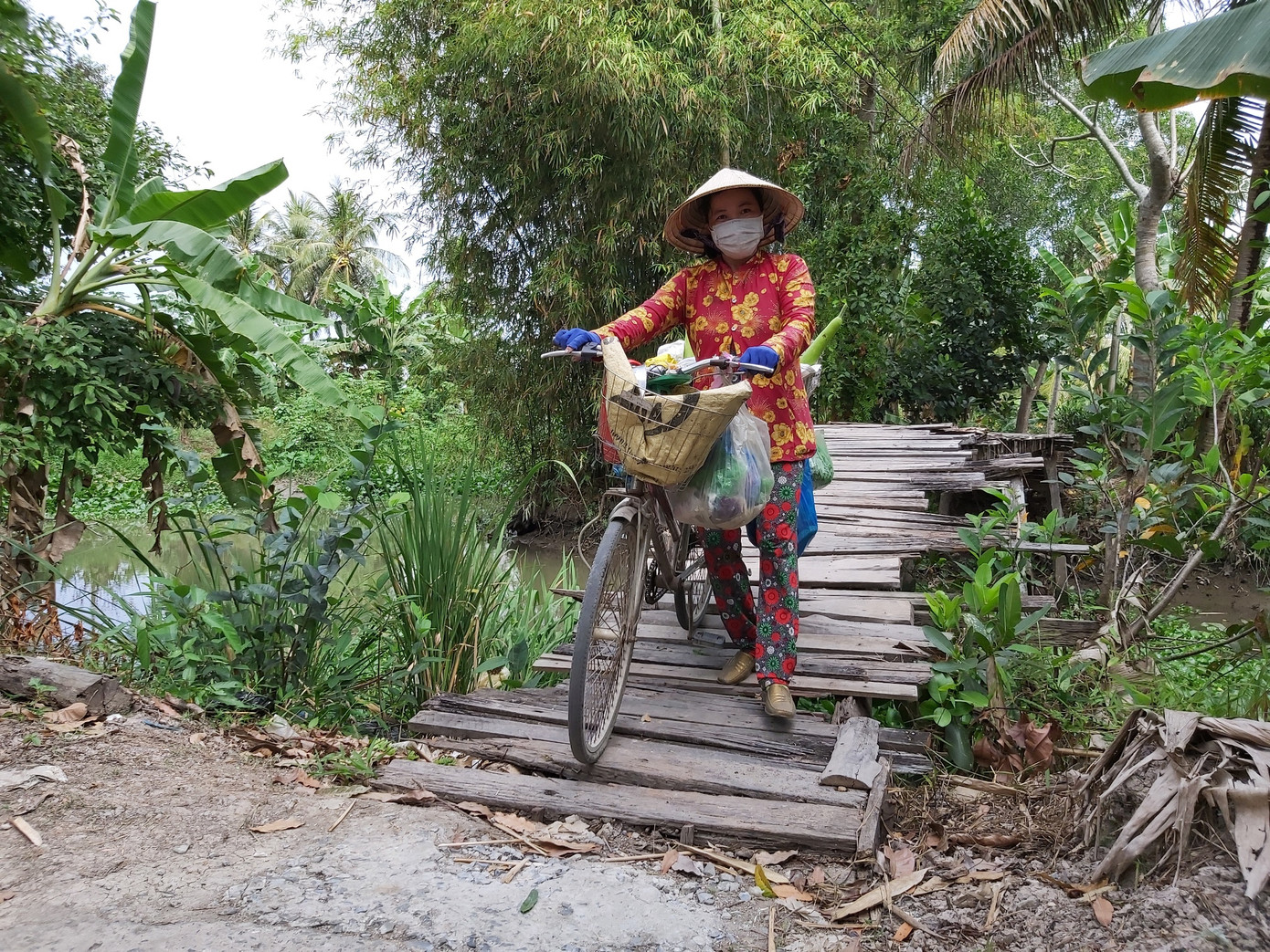 Người dân Hậu Giang thót tim qua cầu... chờ sập ảnh 4