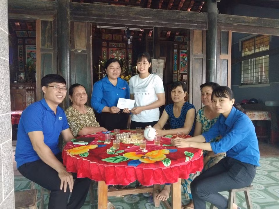 Bí thư Tỉnh đoàn Bến Tre động viên tân binh lên đường nhập ngũ ảnh 2