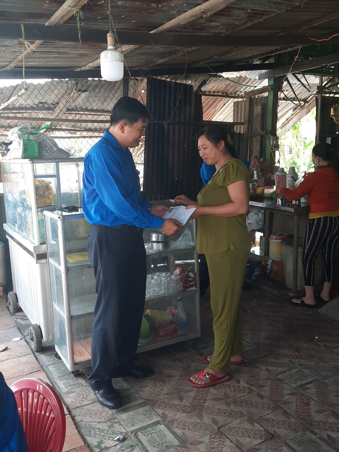 Khám bệnh cho người dân vùng sâu TP Cần Thơ ảnh 13