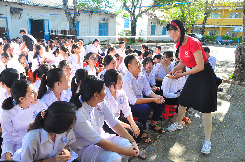 Chia sẻ của 'Cô giáo một chân' với học sinh vùng sâu trước kỳ thi tốt nghiệp THPT ảnh 11