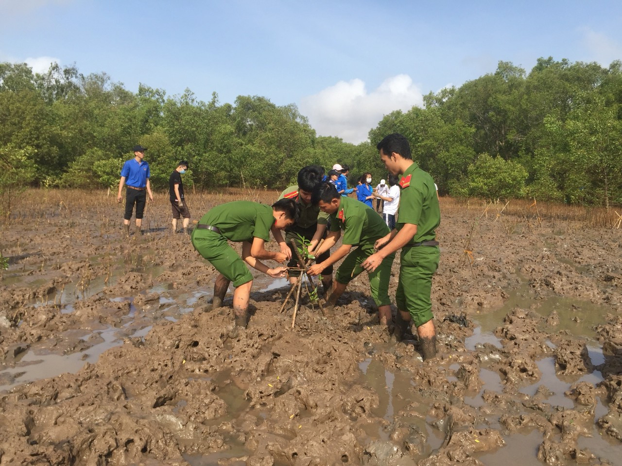 Nhiều hoạt động ý nghĩa của tuổi trẻ ĐBSCL trong mùa Covid-19 ảnh 4