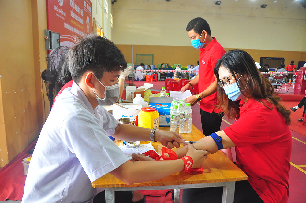 Tưng bừng Chủ nhật Đỏ tại Cà Mau ảnh 6