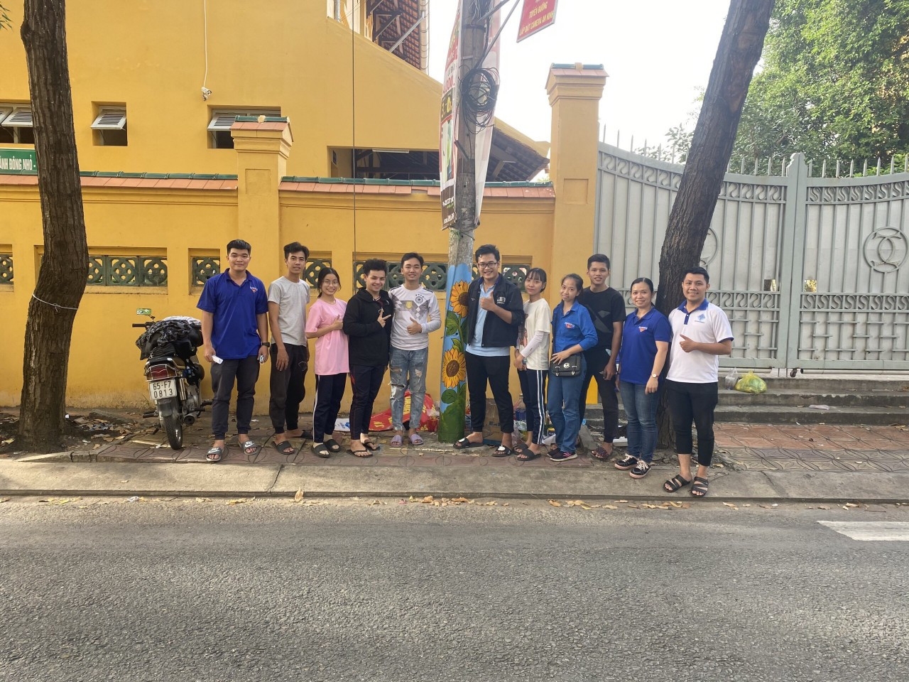 'Trụ điện nở hoa' giữa lòng thành phố Cần Thơ ảnh 7