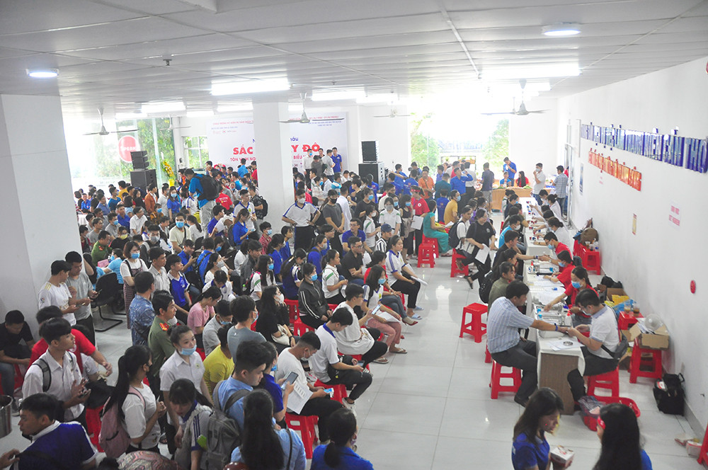 Tưng bừng Ngày hội sắc đỏ Tây Đô ảnh 4