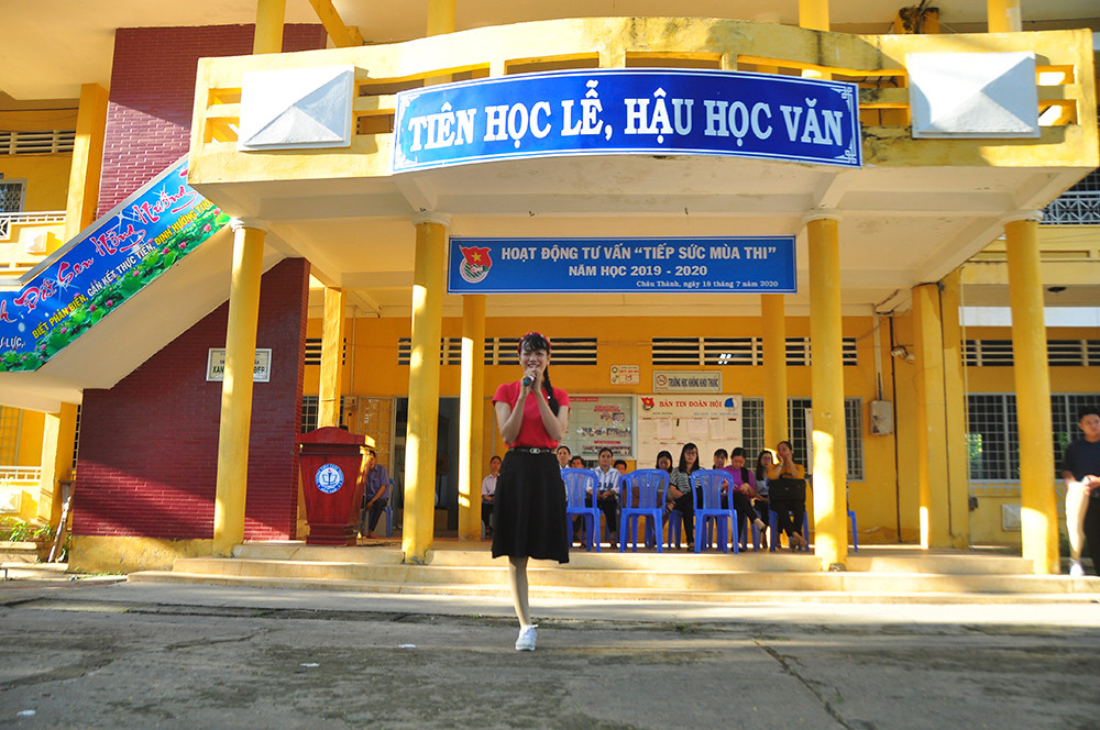 Chia sẻ của 'Cô giáo một chân' với học sinh vùng sâu trước kỳ thi tốt nghiệp THPT ảnh 6