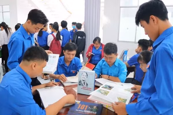 Sôi động Chủ nhật Đỏ lần thứ XIII tại Sóc Trăng ảnh 10 Sôi động Chủ nhật Đỏ lần thứ XIII tại Sóc Trăng ảnh 10