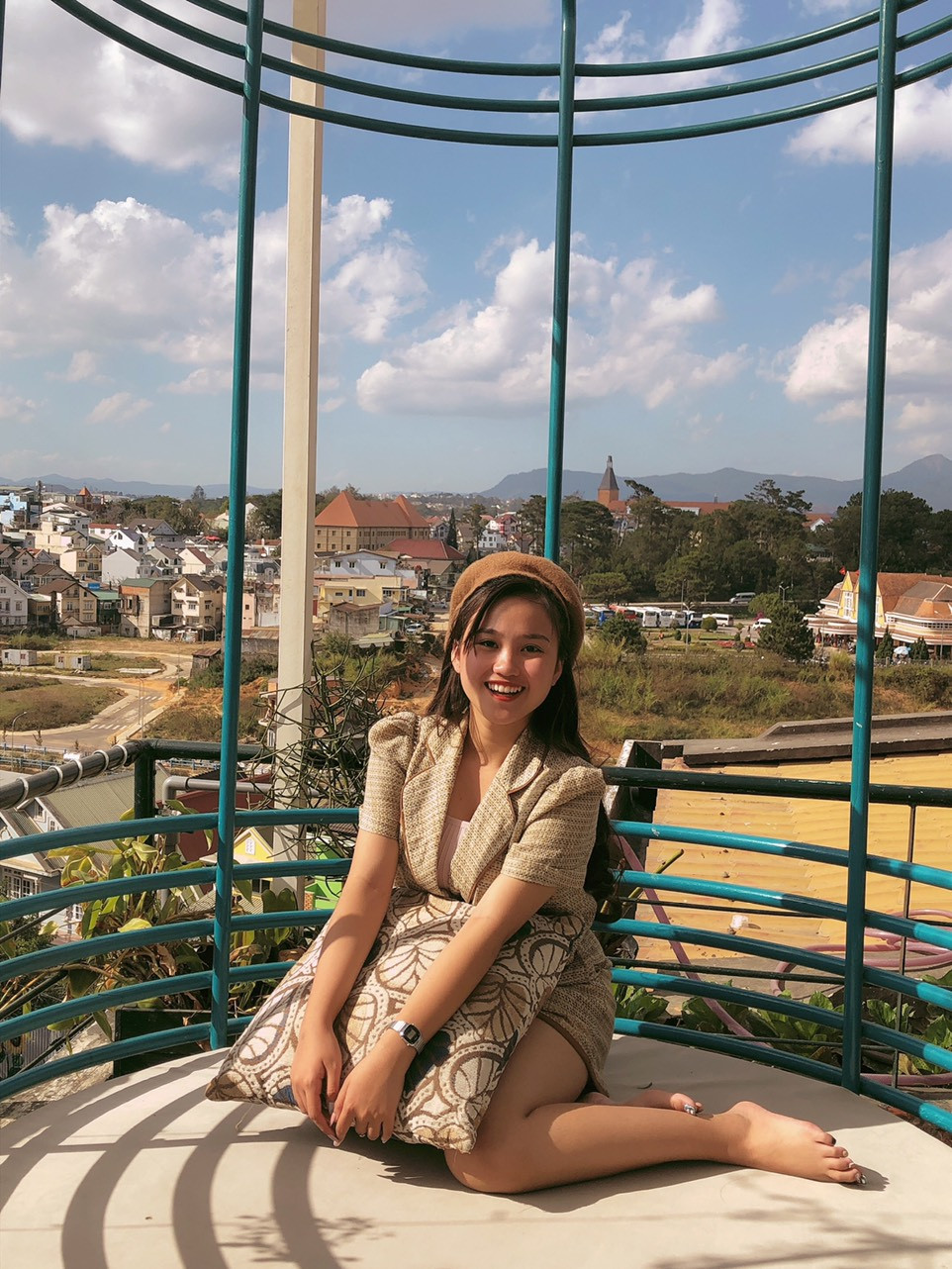 Vẻ đẹp tỏa sáng của nữ sinh 19 tuổi vùng sông nước ảnh 3