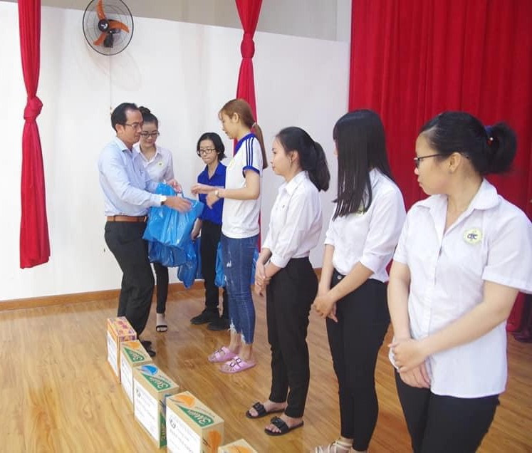 Cần Thơ hỗ trợ 500 phần quà cho sinh viên khó khăn về quê đón Tết ​ ảnh 2