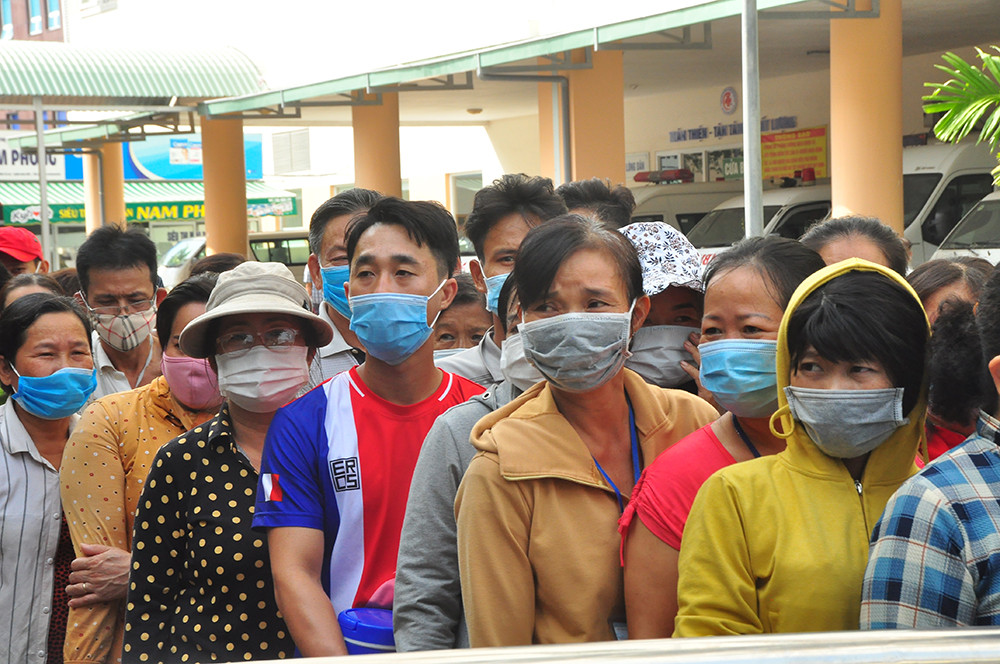 Ấm lòng bữa cơm dành cho bệnh nhân không về quê đón Tết ảnh 7