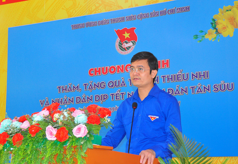 Tặng gần 1 tỷ đồng cho người dân Đồng Tháp vui xuân, đón tết ảnh 8