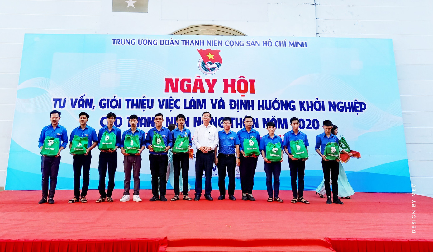 Sôi động ngày hội việc làm tại An Giang ảnh 2
