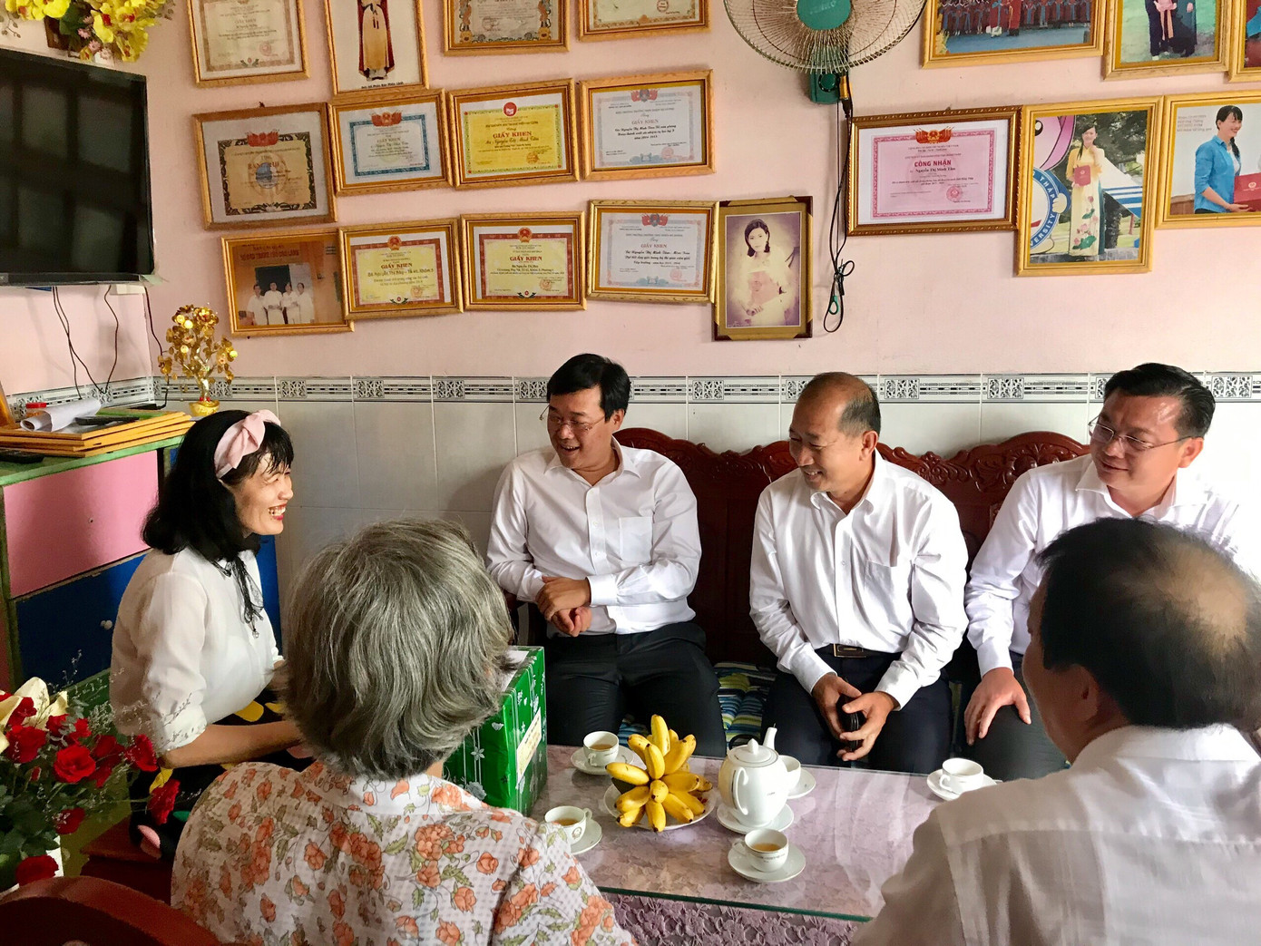 Hành trình không mệt mỏi của cô giáo 1 chân ở đất Sen Hồng ảnh 6