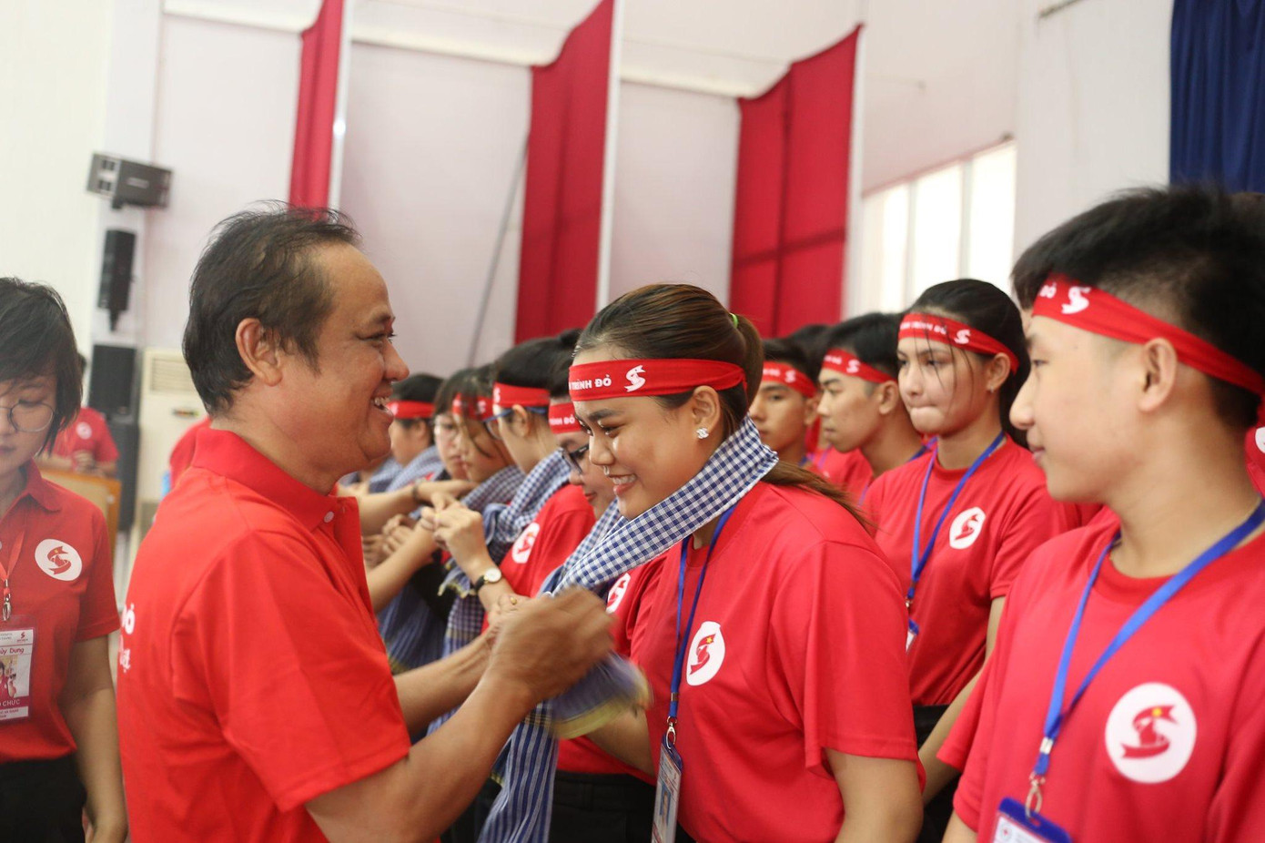 Nhiều hoạt động ý nghĩa của Hành trình Đỏ tại quê hương Bác Tôn ảnh 7