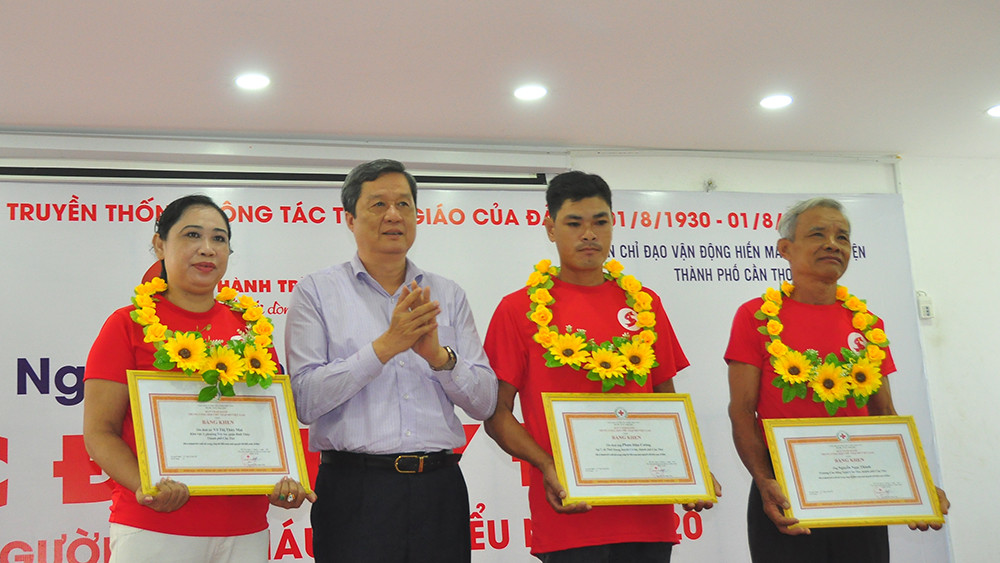 Tưng bừng Ngày hội sắc đỏ Tây Đô ảnh 11