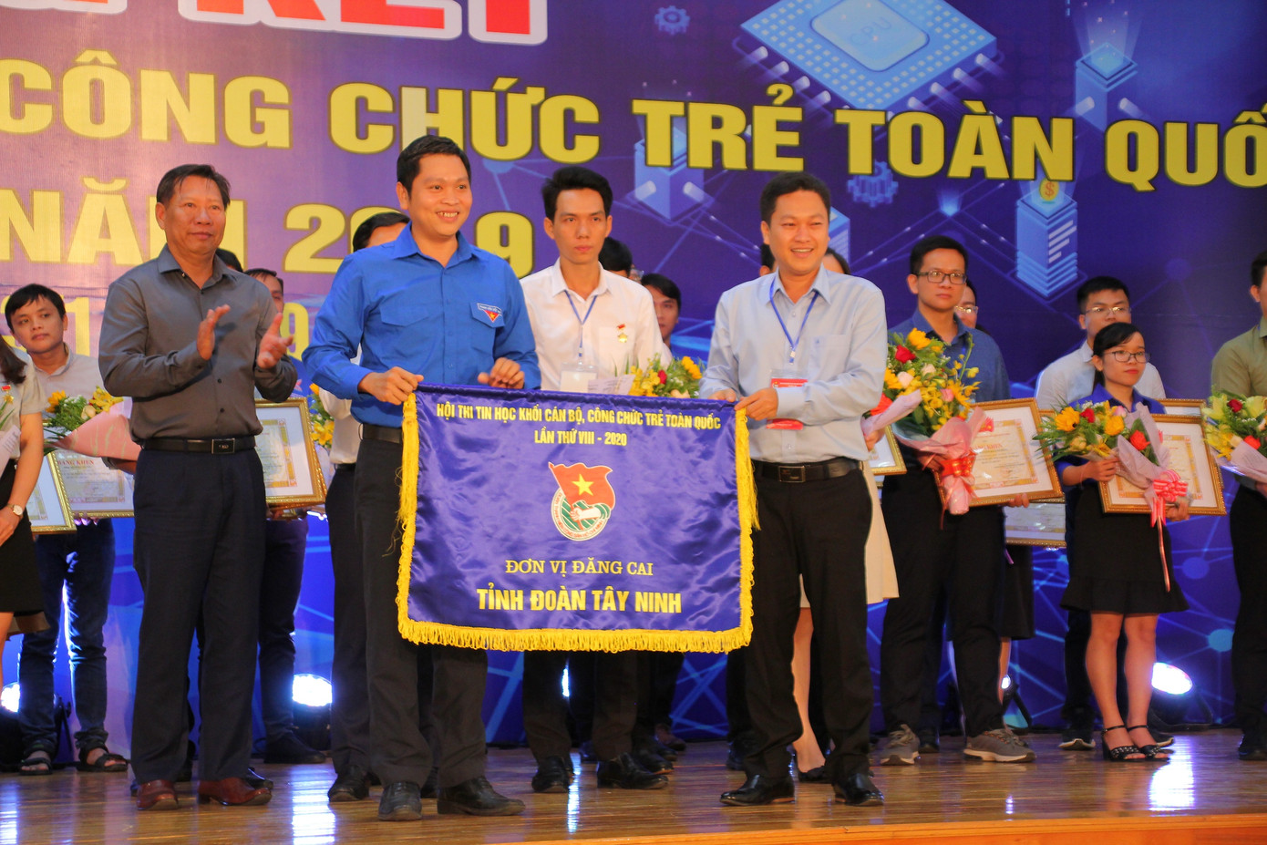 Kiên Giang đoạt giải Nhất thi Tin học cán bộ trẻ toàn quốc ảnh 5