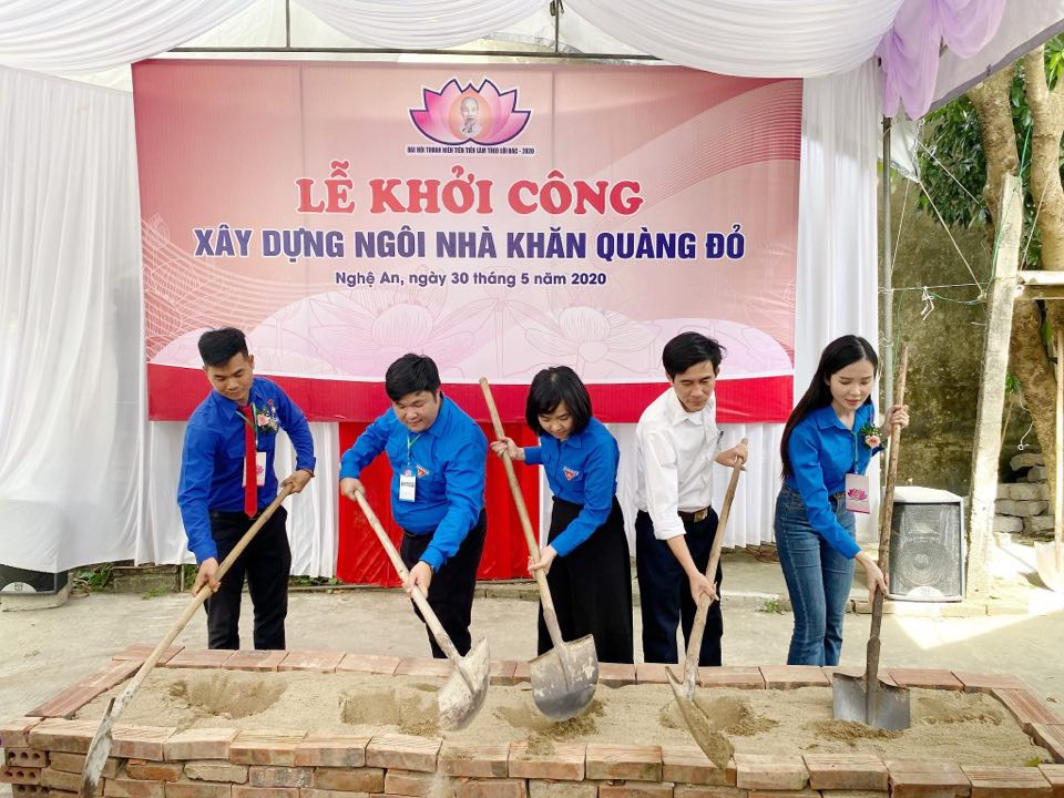 Hoa khôi Huỳnh Thúy Vi: Rèn luyện đức lẫn tài để cống hiến cho đất nước ảnh 3