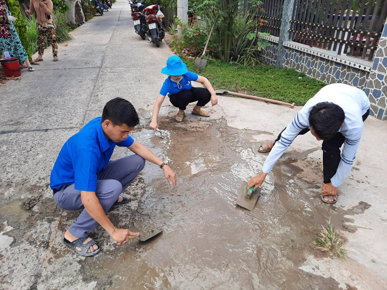 Nữ Bí thư Đoàn 9X duyên dáng, mê thiện nguyện ảnh 15