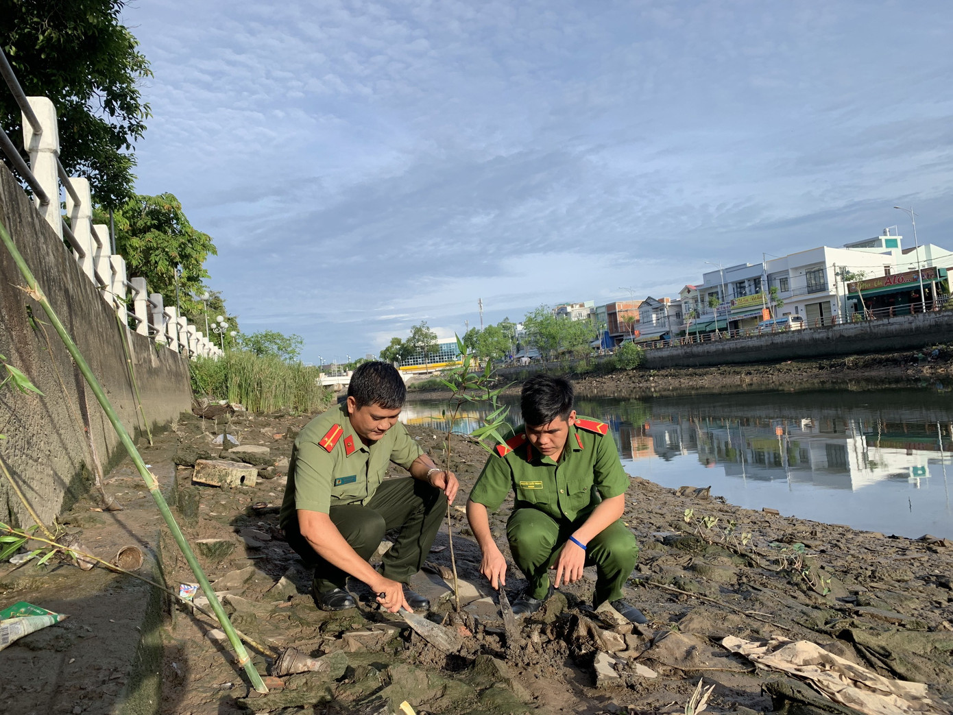 Cần Thơ ra quân bảo vệ môi trường ảnh 5
