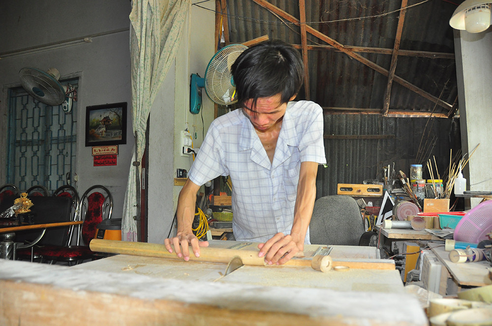 Tác phẩm nghệ thuật từ tre qua bàn tay khéo léo của chàng trai khuyết tật ảnh 6