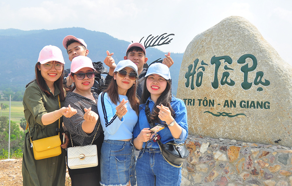 Khám phá 'Tuyệt tình cốc' miền Tây đẹp hút hồn giới trẻ ảnh 13