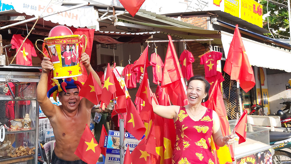 Bạn trẻ Tây Đô háo hức cổ vũ đội tuyển U22 Việt Nam ảnh 5