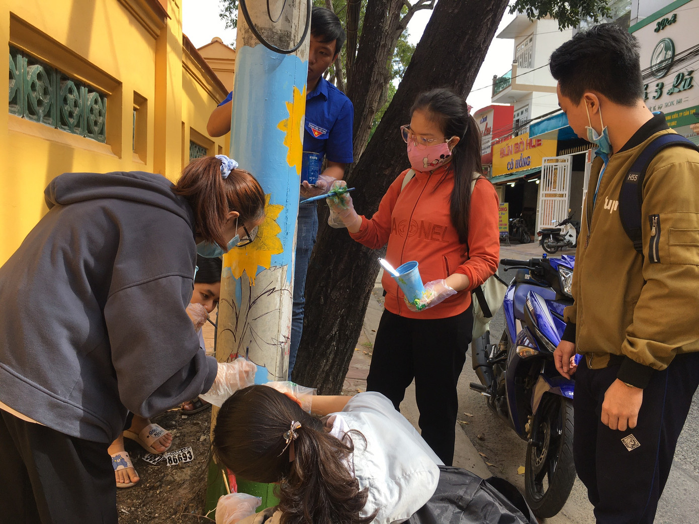 'Trụ điện nở hoa' giữa lòng thành phố Cần Thơ ảnh 3