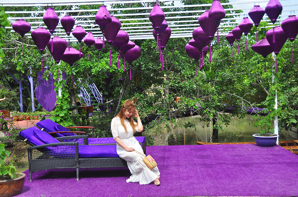 Căn nhà màu tím độc đáo ở Cần Thơ hút khách đến 'check-in' ảnh 6