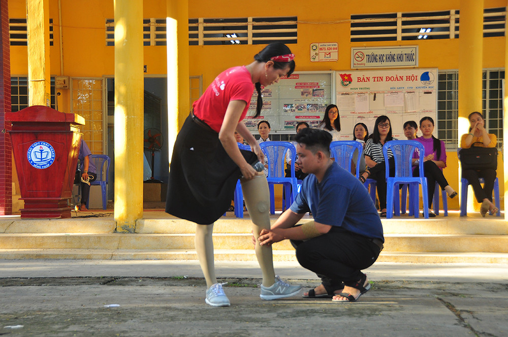 Chia sẻ của 'Cô giáo một chân' với học sinh vùng sâu trước kỳ thi tốt nghiệp THPT ảnh 7