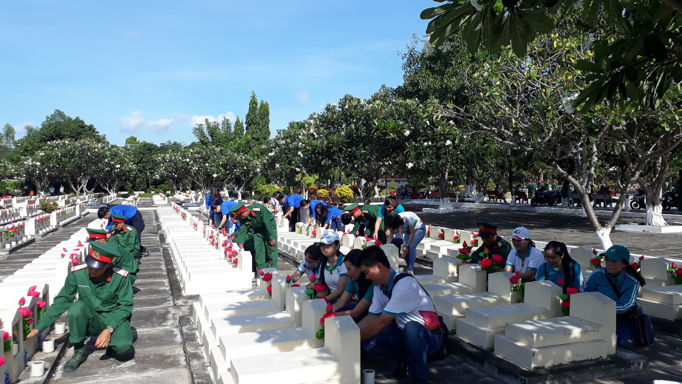 Tuổi trẻ An Giang tri ân anh hùng liệt sỹ ảnh 4