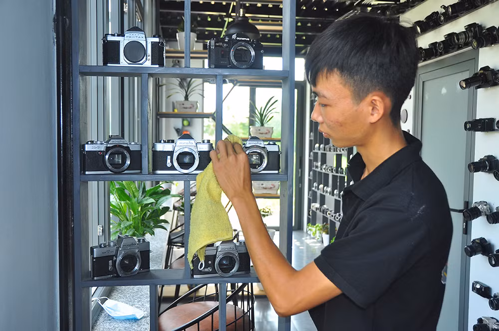 Lóa mắt với bộ sưu tập 600 máy ảnh của chàng trai ở miền Tây ảnh 16