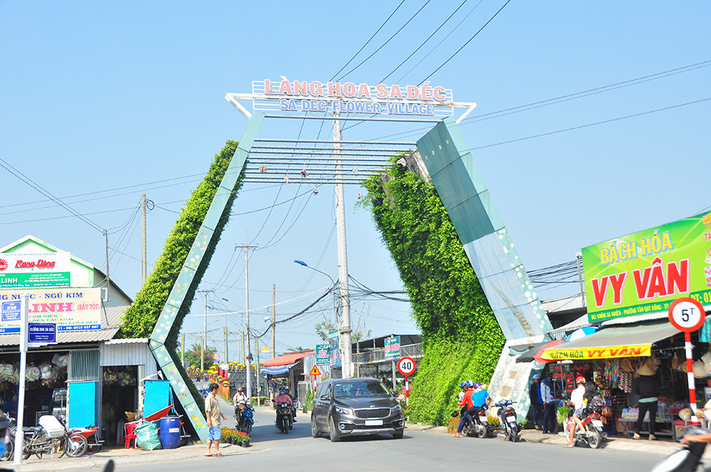Xe kẹt cứng ở làng hoa Sa Đéc lớn nhất miền Tây ảnh 1