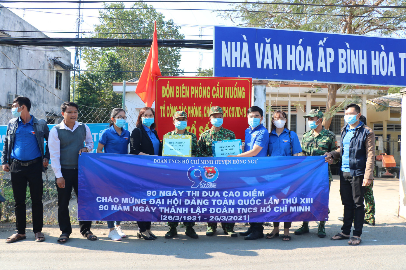 Đất Sen Hồng rực rỡ sắc xuân màu áo xanh tình nguyện ảnh 11