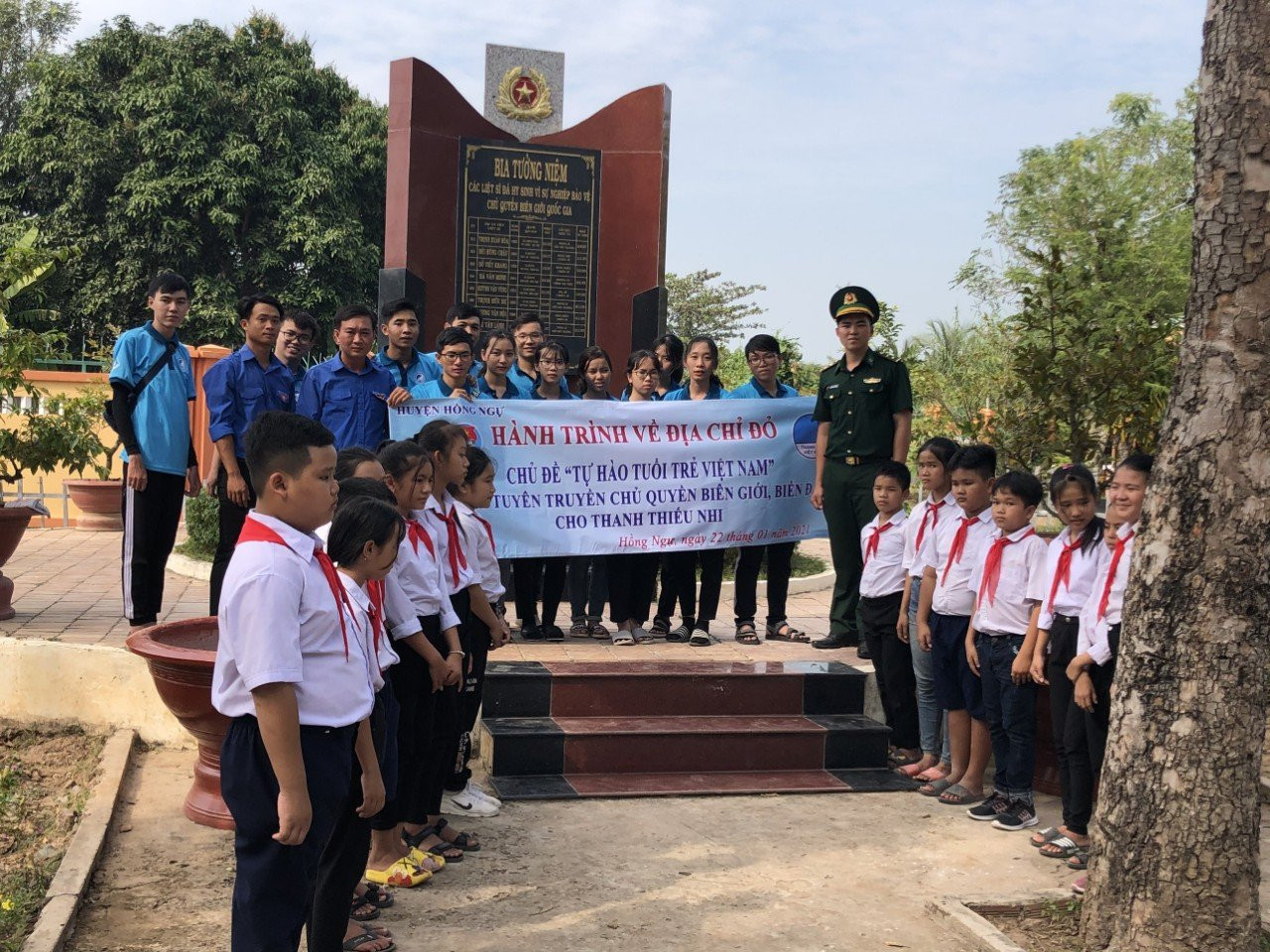 Đất Sen Hồng rực rỡ sắc xuân màu áo xanh tình nguyện ảnh 10