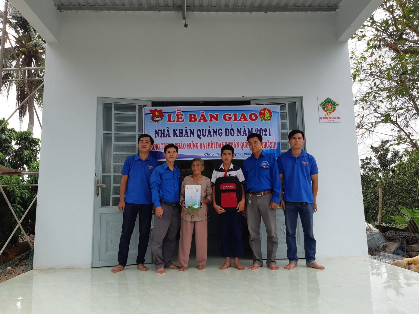 Đất Sen Hồng rực rỡ sắc xuân màu áo xanh tình nguyện ảnh 5