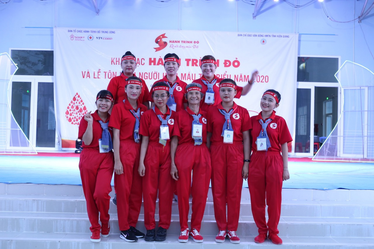 Nữ thạc sỹ dân tộc Tày tình nguyện đi khắp cả nước tuyên truyền hiến máu ảnh 5