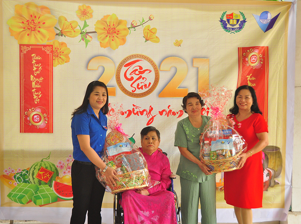 Hoa khôi Huỳnh Thúy Vi, Lê Thị Tường Vy tham gia các hoạt động đầy ý nghĩa ảnh 6